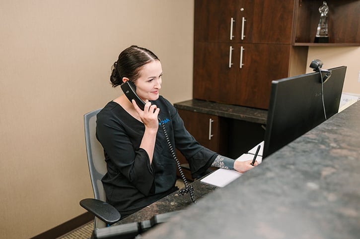 anna-answering-phone