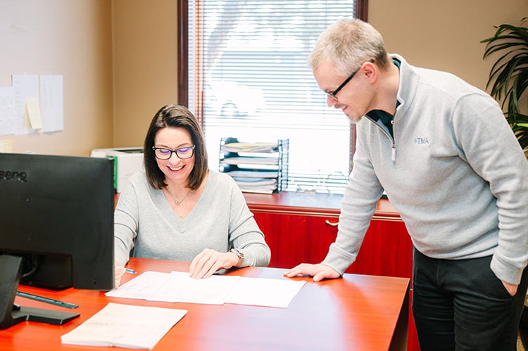 tma-accountants-meeting-at-desk